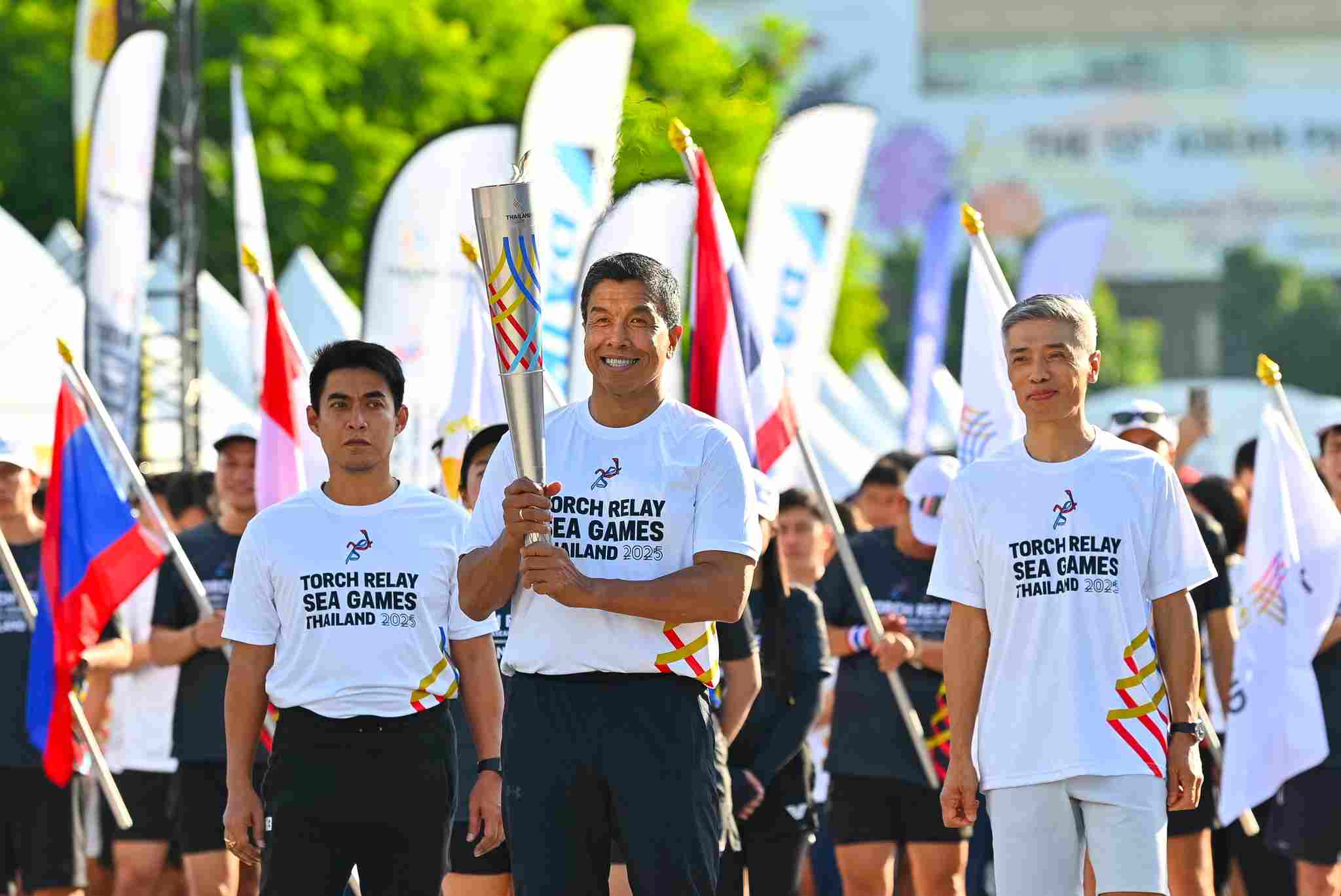 ไดกิ้น ร่วมอัญเชิญ 'ไฟพระฤกษ์' SEA GAMES ครั้งที่ 33 ASEAN Para Games 13