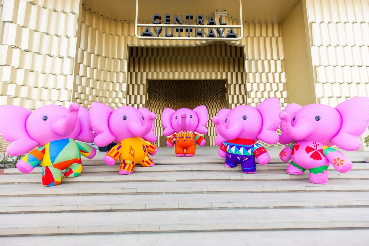 เซ็นทรัลพัฒนา เดบิวต์ “น้องซัมเมอร์” ดึงอัตลักษณ์ 5 ภาค ดีไซน์มาสคอตช้างสุดคิวท์