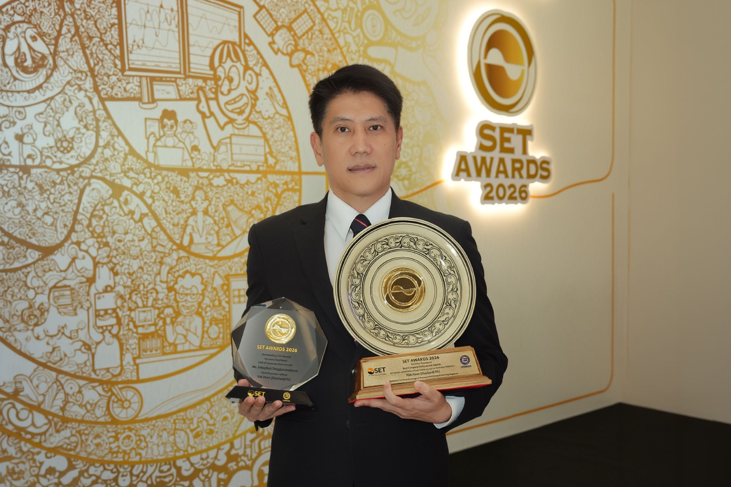 ‘จตุภัทร์’ นำ TOA คว้า 2 รางวัล ‘Best Company และ Outstanding CEO’