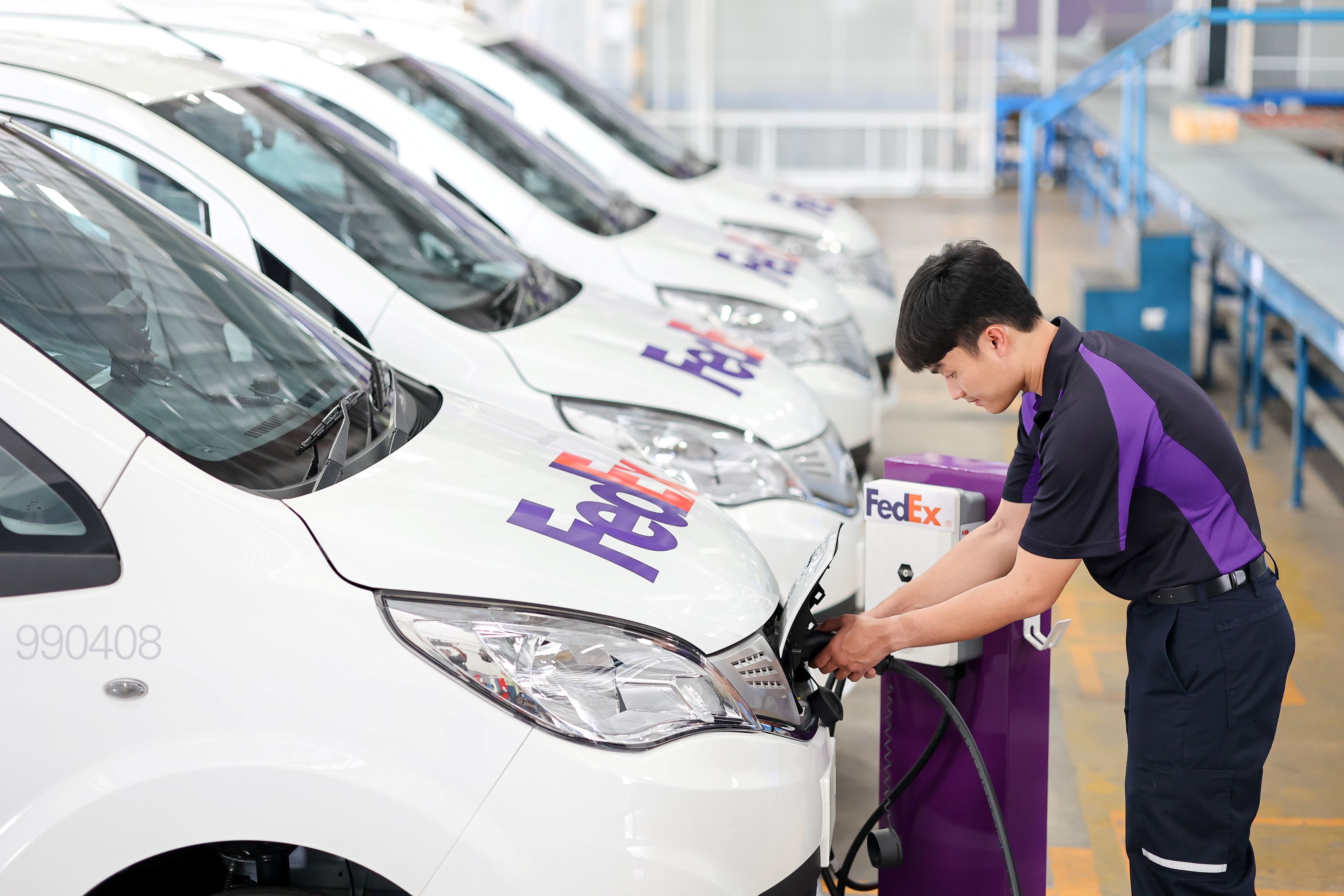 เฟดเอ็กซ์ เสริมทัพรถยนต์ EV ในไทย ย้ำเป้าเป็นกลางทางคาร์บอนภายในปี 2583