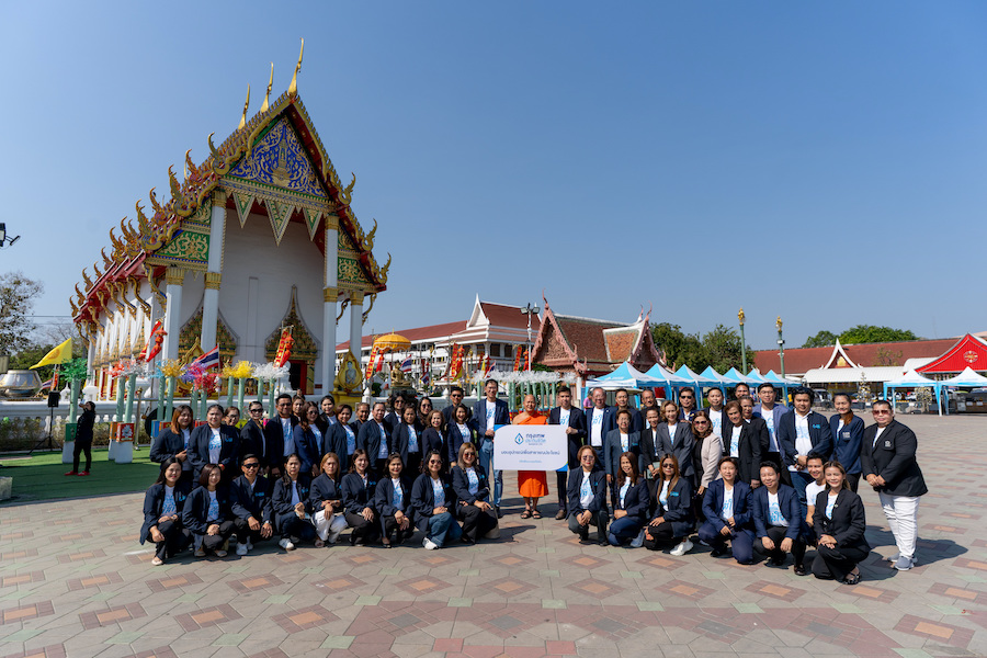 กรุงเทพประกันชีวิต ใส่ใจชุมชน มอบอุปกรณ์สาธารณประโยชน์