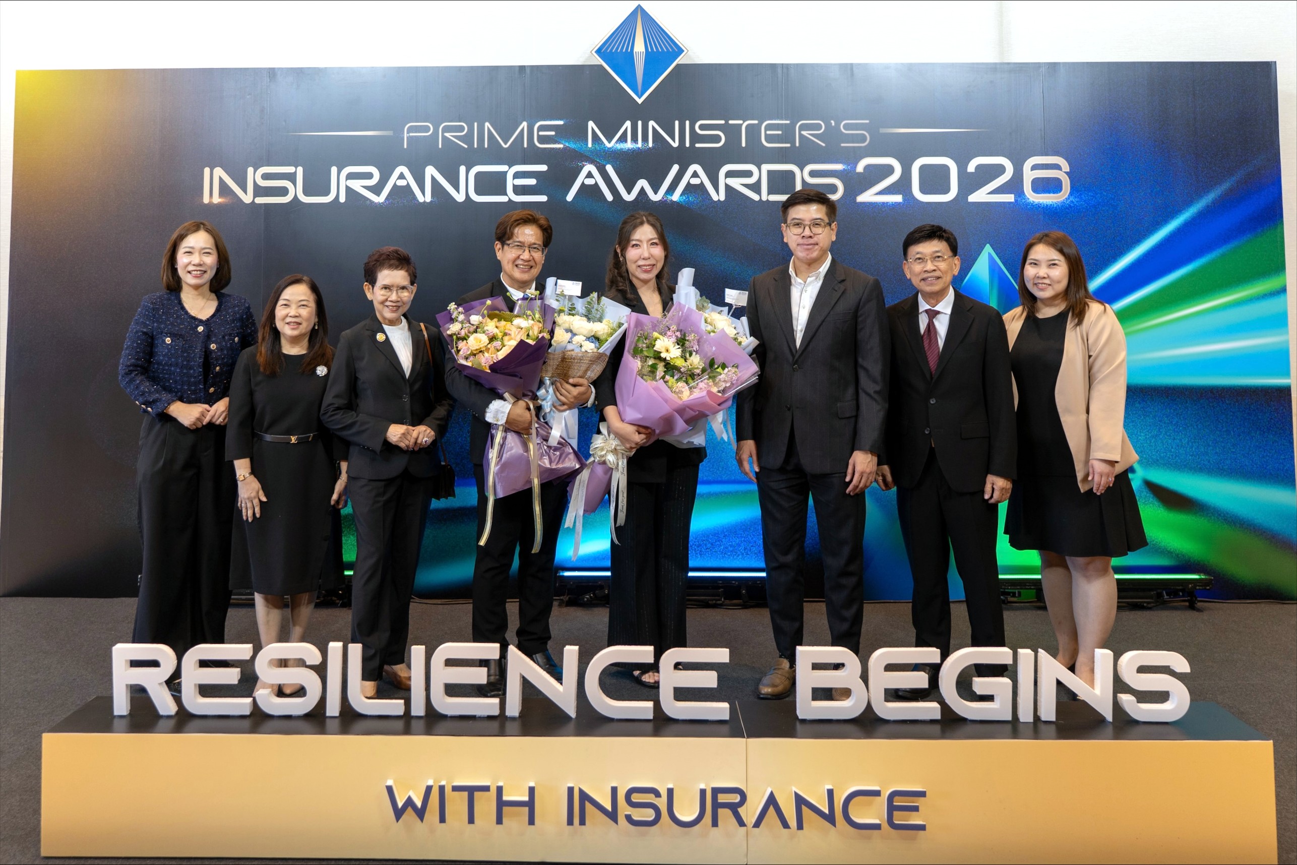 กรุงเทพประกันชีวิต คว้า 2 รางวัล  ตัวแทนประกันชีวิตคุณภาพดีเด่น