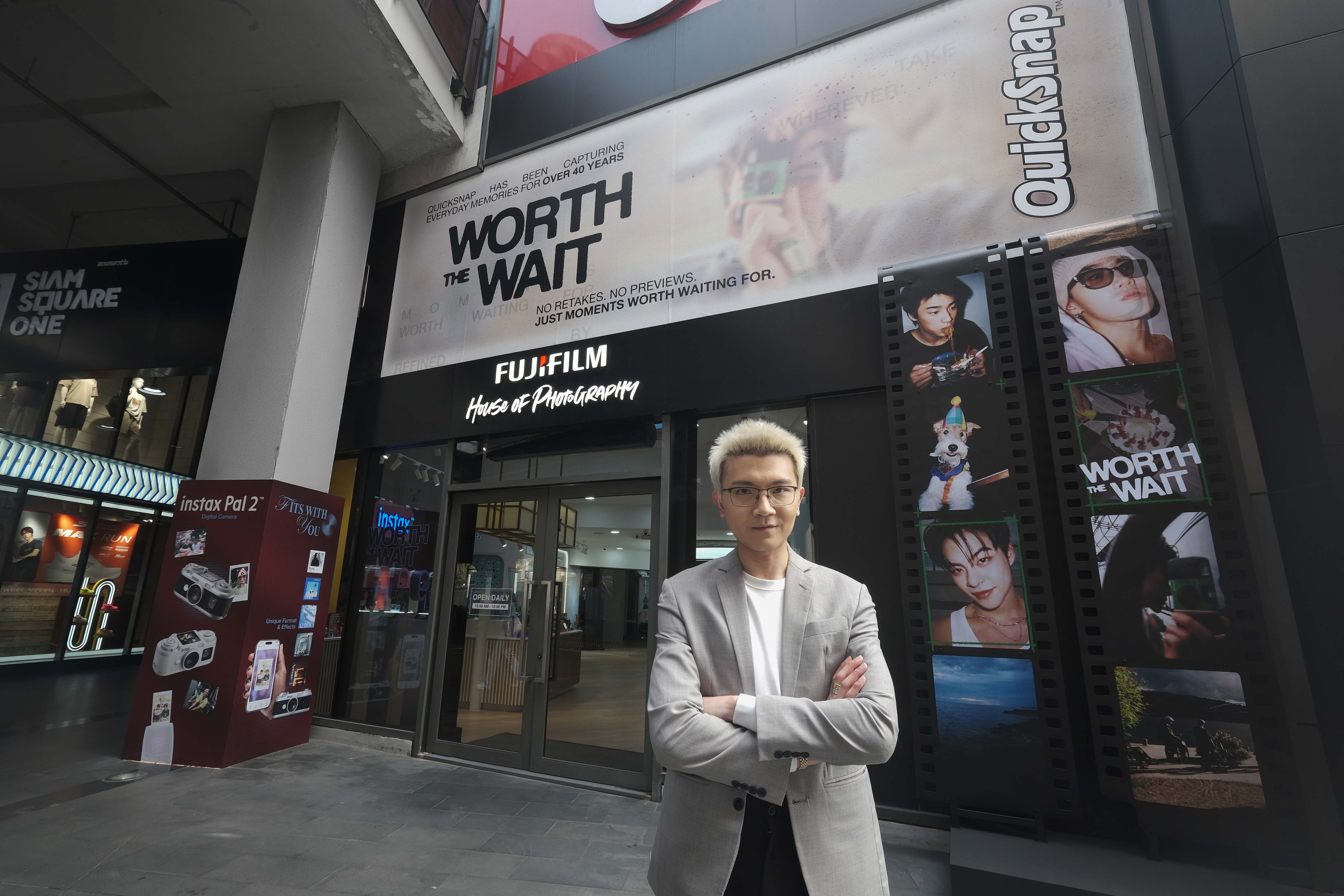 ฟูจิฟิล์ม ฉลองใหญ่ครบรอบ 40 ปี QuickSnap เปิดแคมเปญ “Worth The Wait”