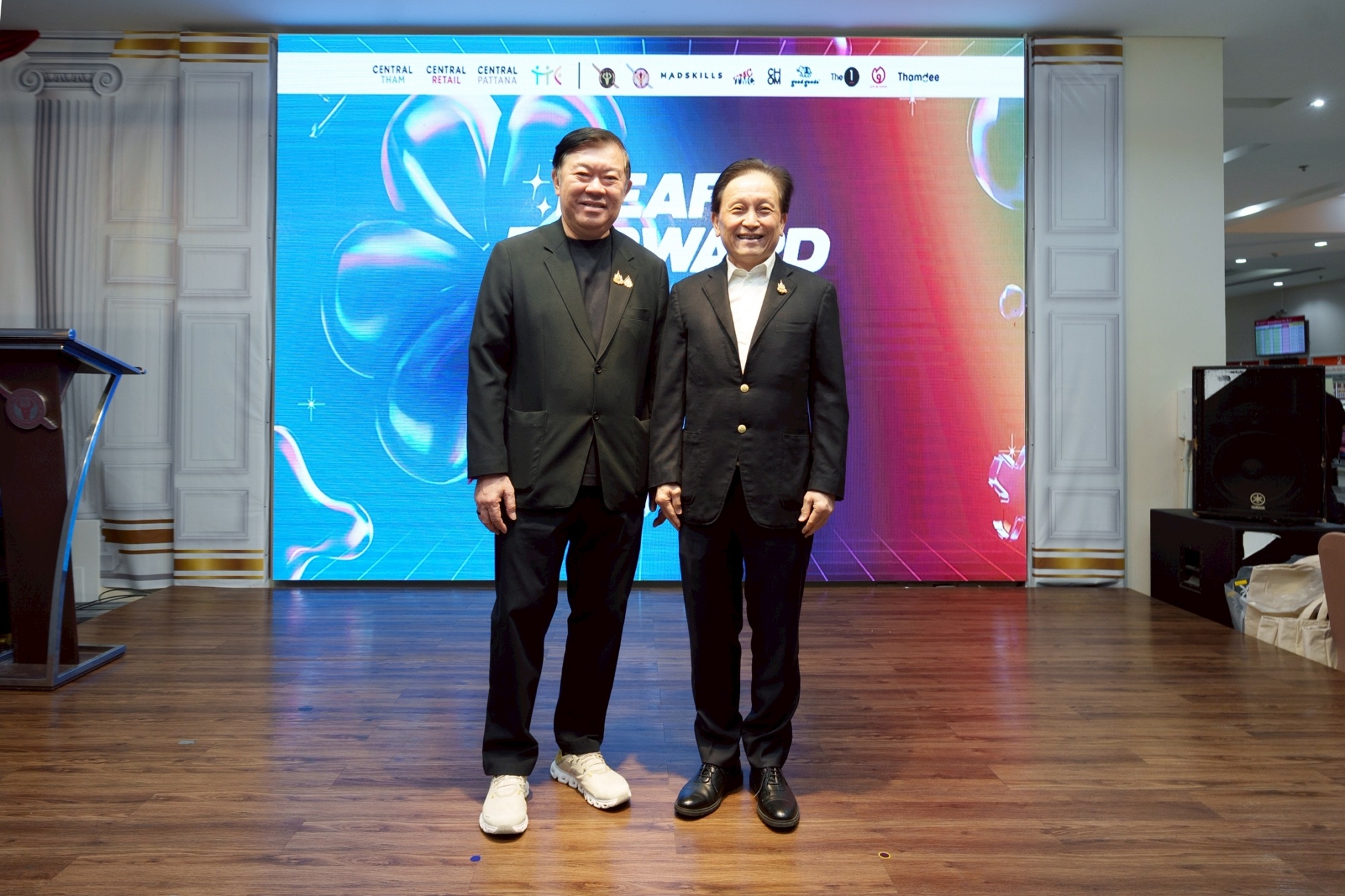 กลุ่มเซ็นทรัล ส่งต่อพลังแห่งการให้ เปิดตัว Art Sculpture “HEART FORWARD”